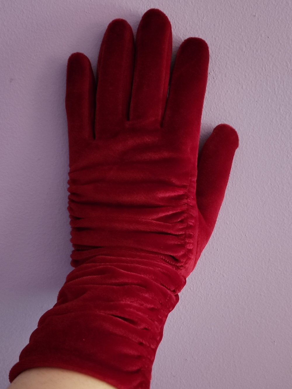Women's Red Velvet Ruched Gloves